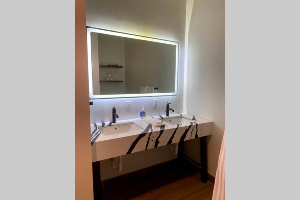 3E-Spacious 2 Bedroom In Oakland, Sleeps 8 Pittsburgh Exteriér fotografie